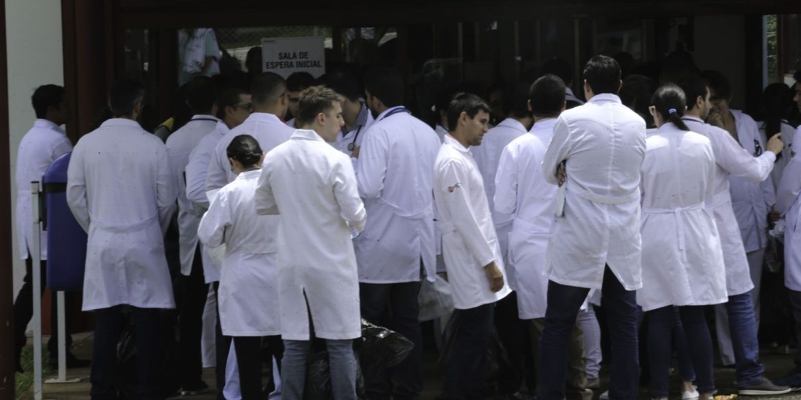Concurso para área médica de hospitais universitários será no domingo
